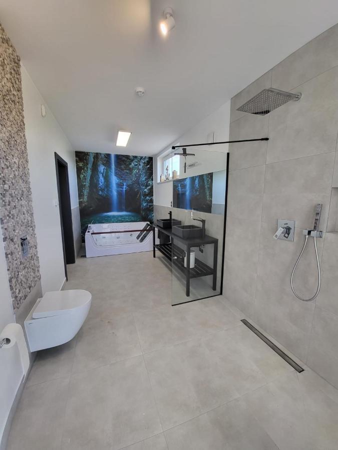 Robson Beach I Sauna, Jacuzzi Miedzywodzie Ngoại thất bức ảnh