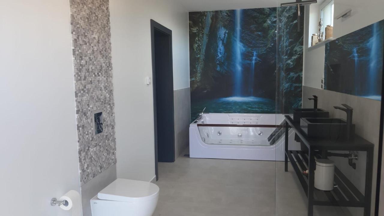 Robson Beach I Sauna, Jacuzzi Miedzywodzie Ngoại thất bức ảnh
