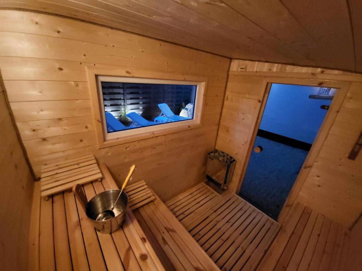 Robson Beach I Sauna, Jacuzzi Miedzywodzie Ngoại thất bức ảnh