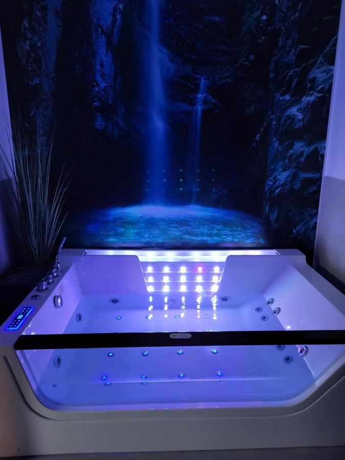 Robson Beach I Sauna, Jacuzzi Miedzywodzie Ngoại thất bức ảnh